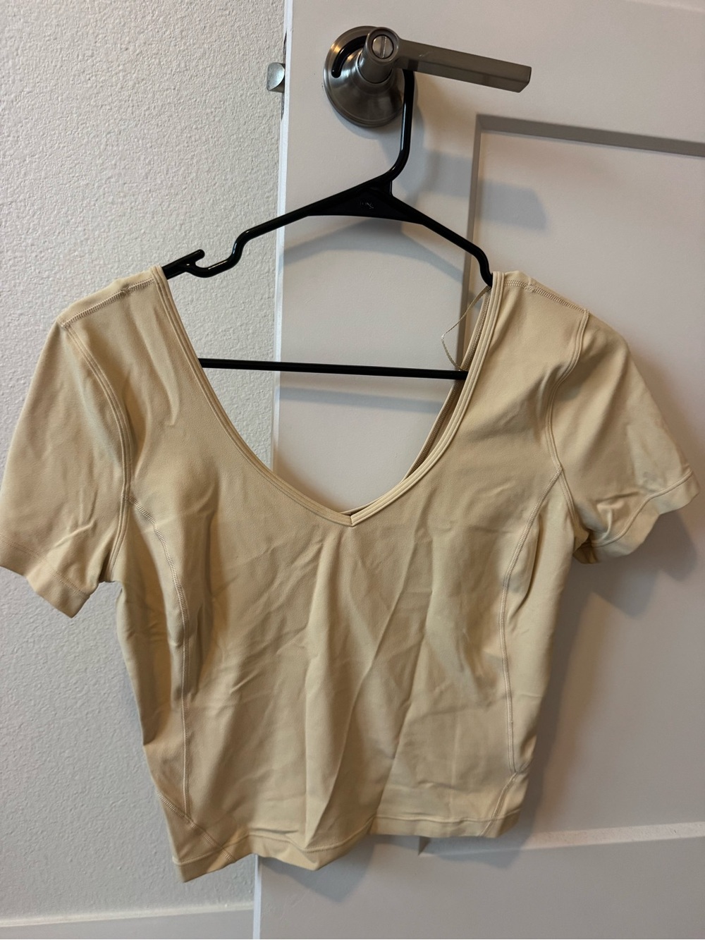 Lululemon tan workout crop top